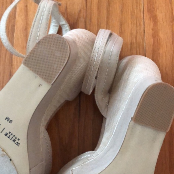 NEW!! Beige/cream wedges sandals from WHBM Sz 9 - Picture 7 of 7